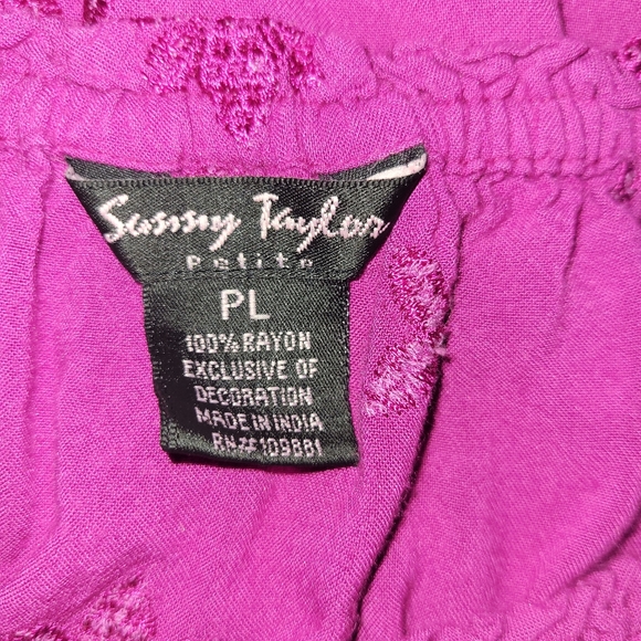 Sunny Taylor Petite Large On/Off the Shoulder Embroidered Blouse - Picture 6 of 7